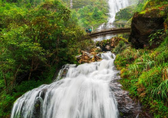 Silver-waterfall-sapa-vietnam-2